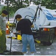 青岛鸿腾市政工程 专业保洁，守护城市洁净之美
